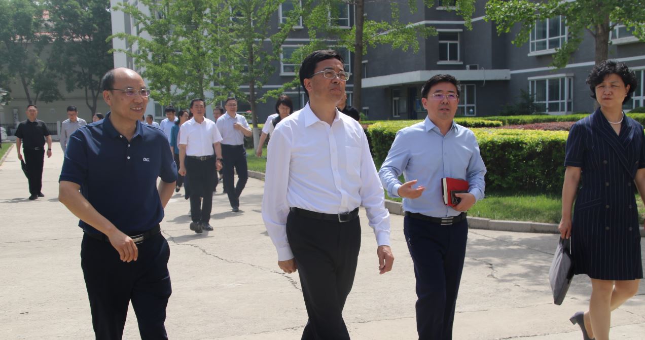 大兴区委书记王有国带队到北京大学软件与微电子学院考察调研